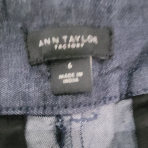 Shorts - Picture 2 of 4